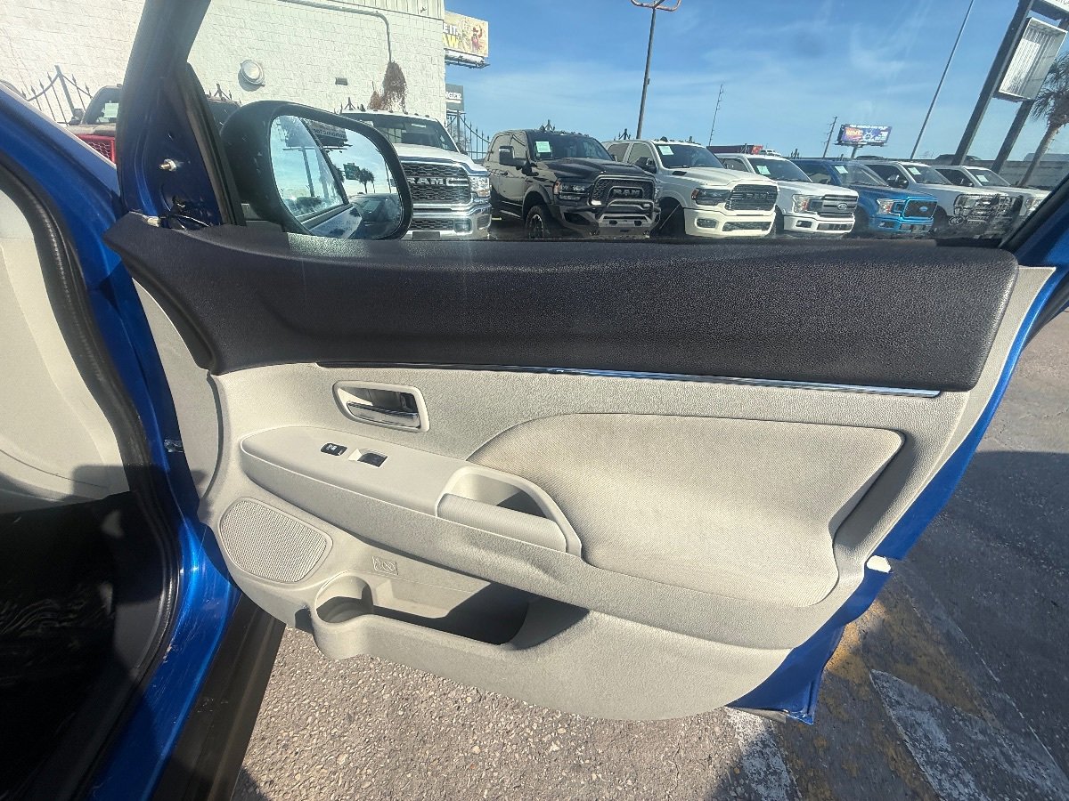 Used 2017 Mitsubishi Outlander Sport ES FWD image 13