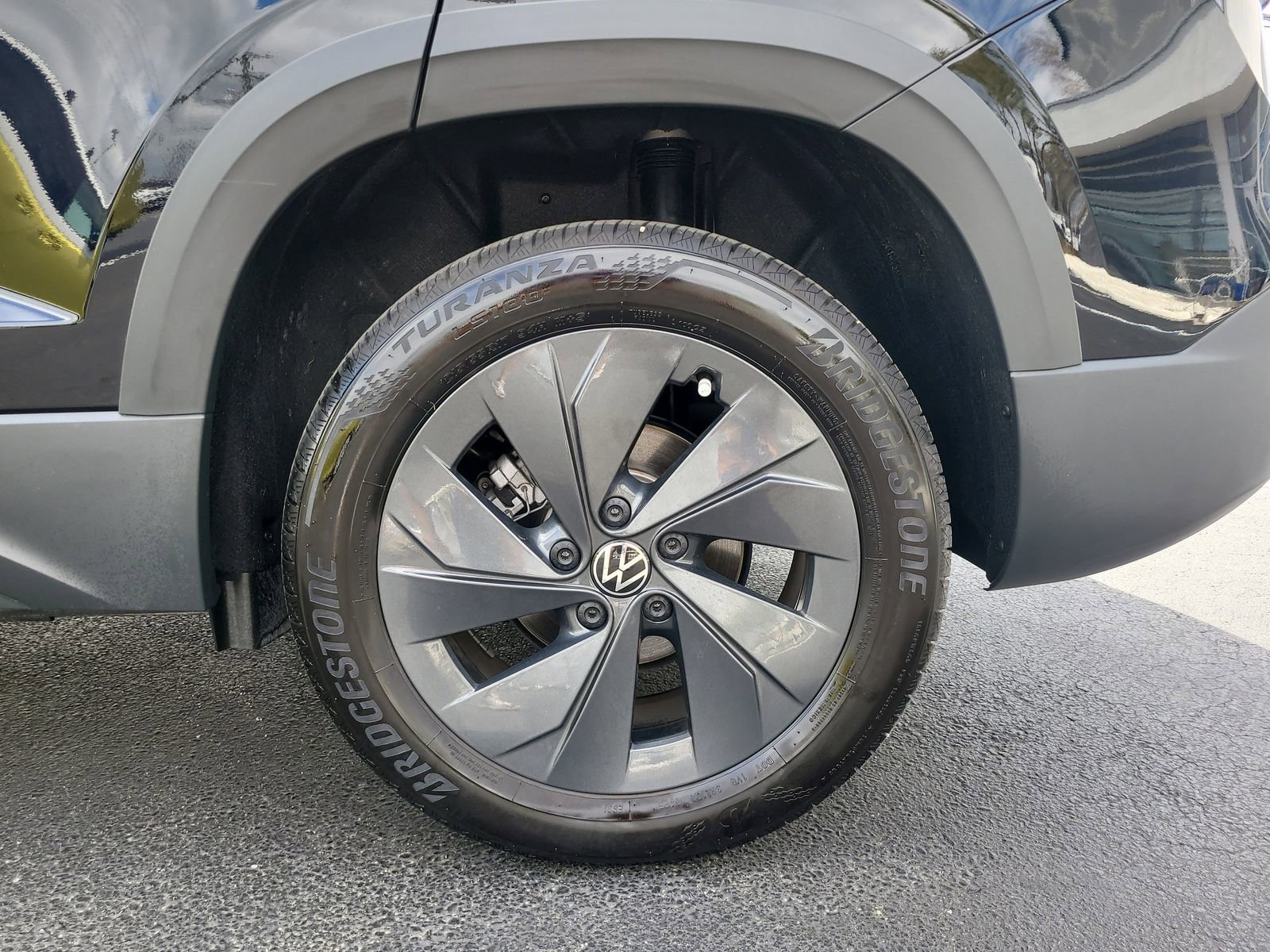 Certified 2025 Volkswagen Taos S FWD image 9