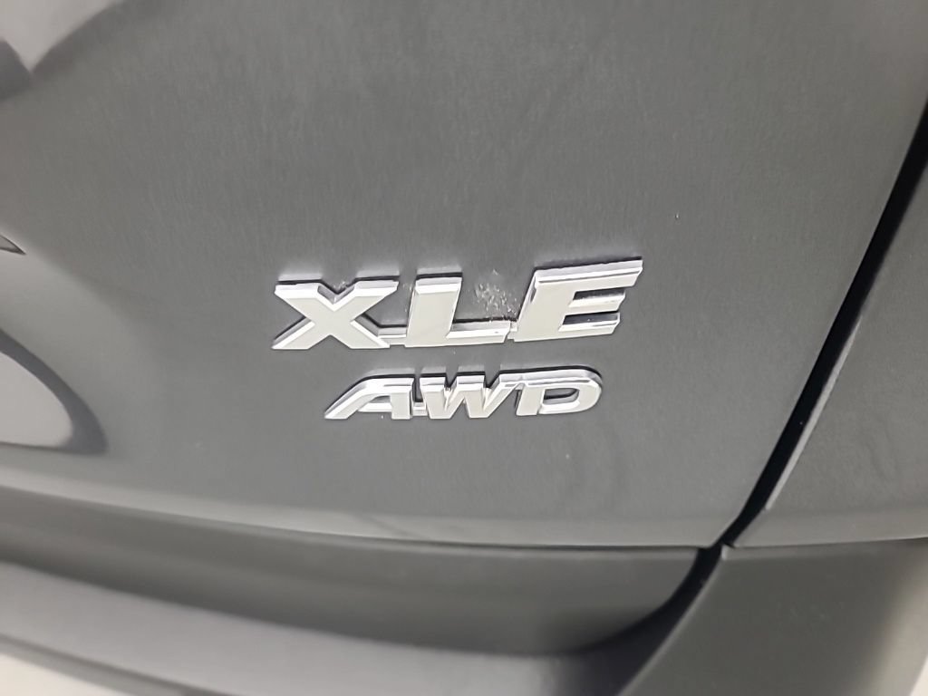 Used 2021 Toyota RAV4 XLE AWD/4WD image 13