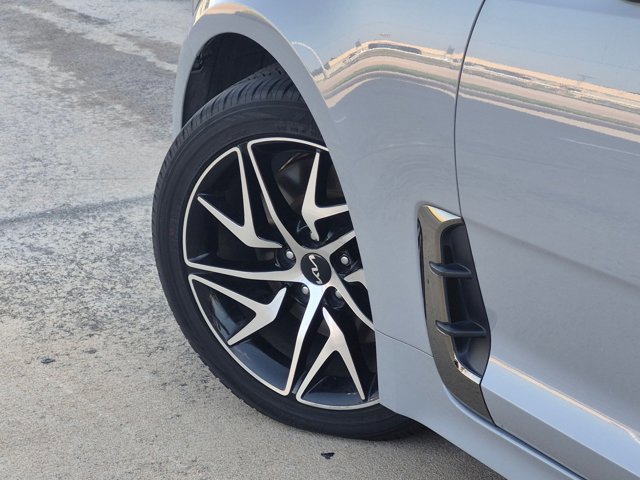 Used 2022 Kia Stinger GT-Line w/ Sun & Sound Package RWD image 10