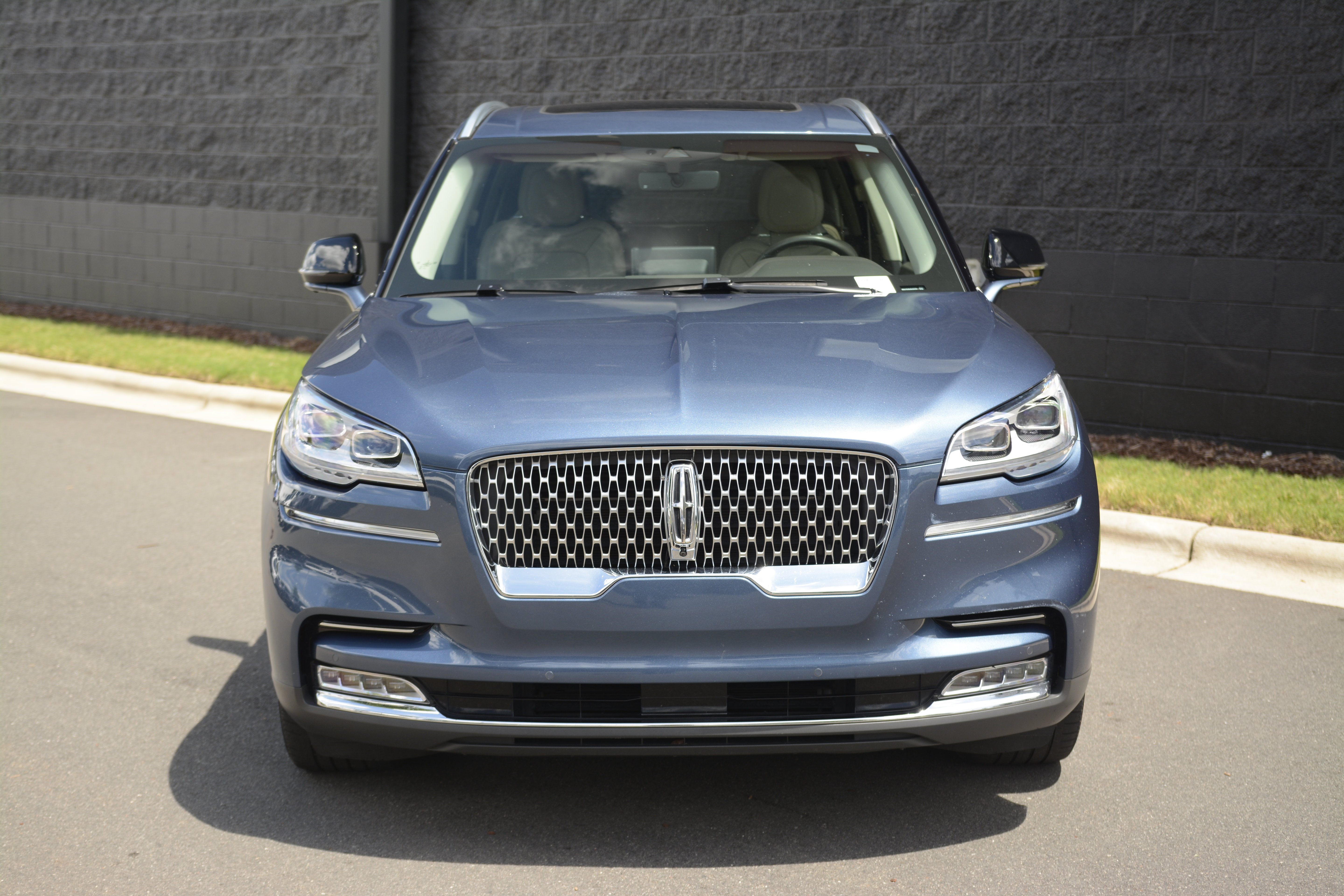 Used 2020 Lincoln Aviator Reserve w/ Equipment Group 202A AWD/4WD image 9