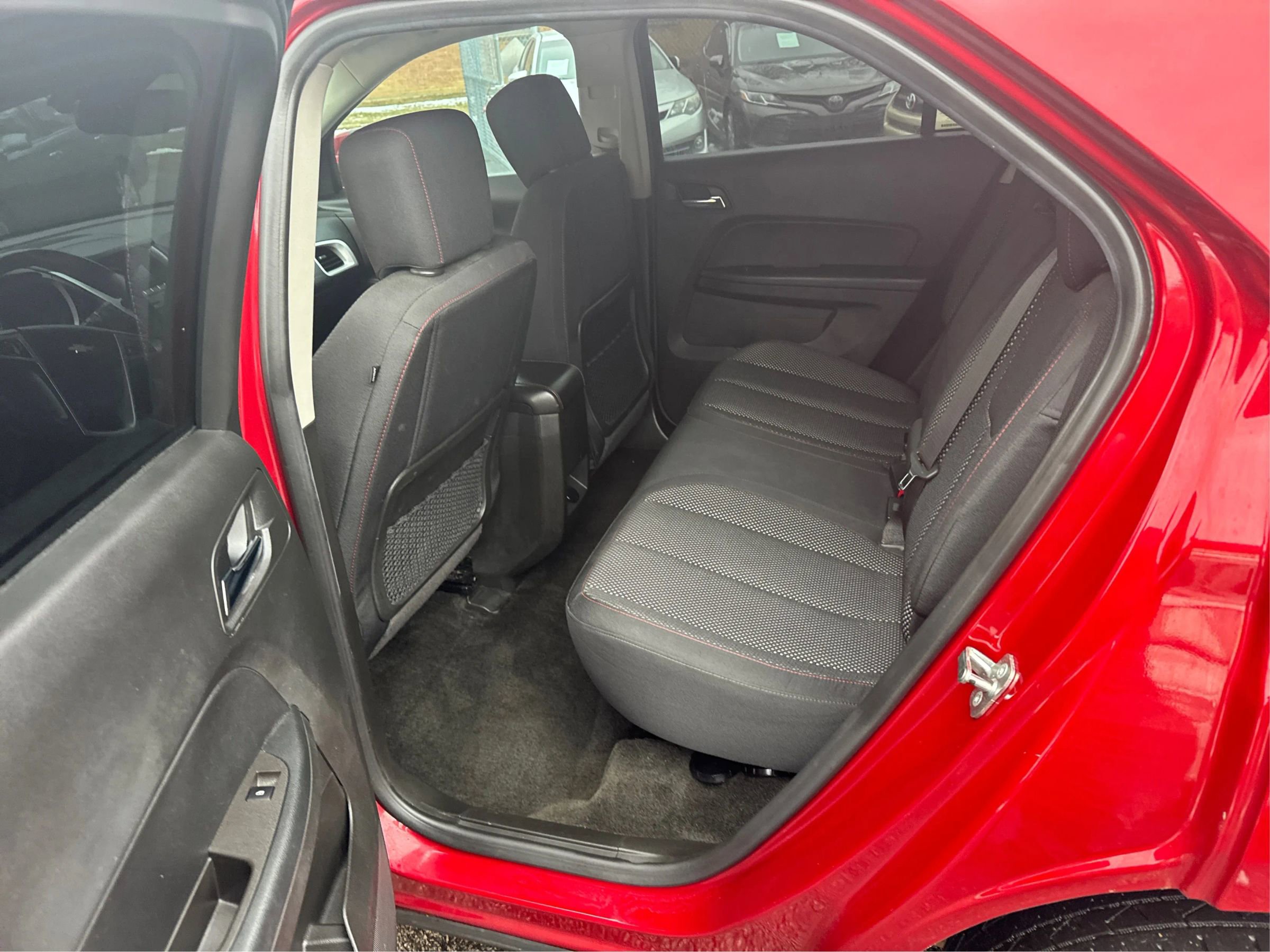 Used 2015 Chevrolet Equinox LT w/ Driver Convenience Package image 11
