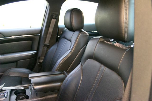 Used 2013 Lincoln MKS AWD image 17