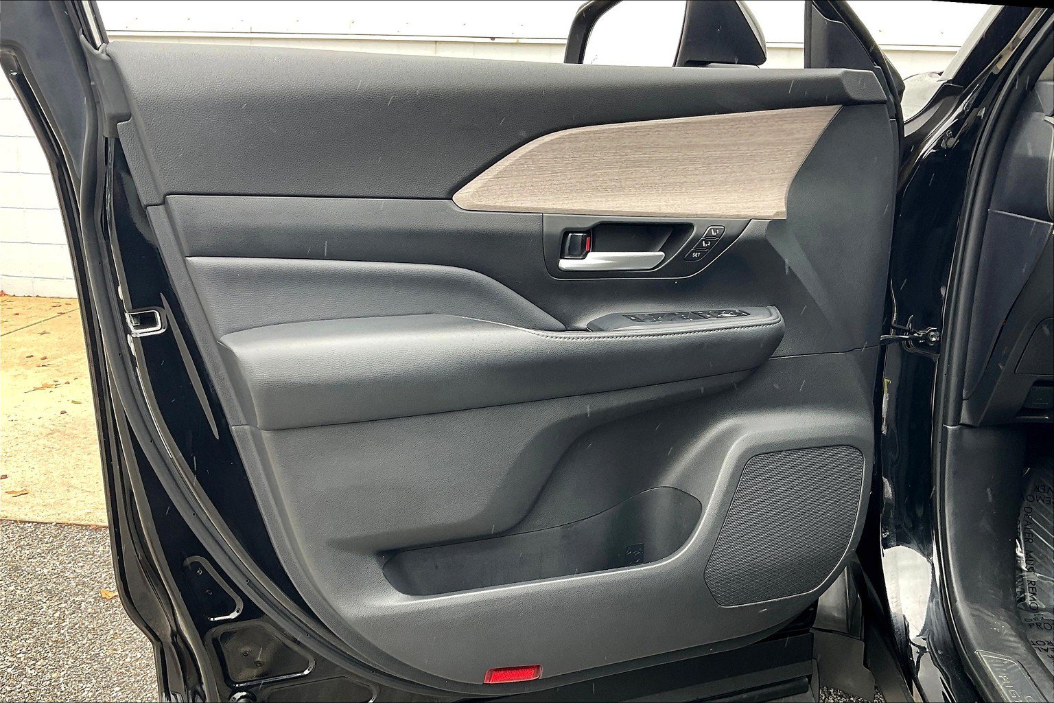 Used 2024 Toyota Grand Highlander AWD image 28
