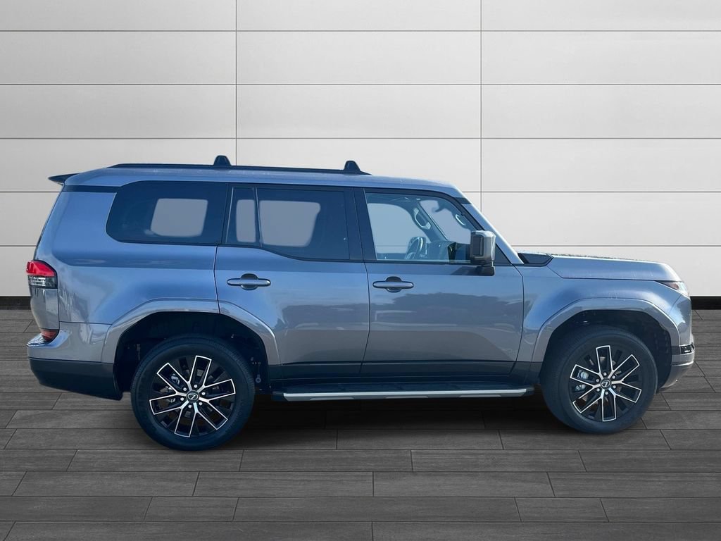 Used 2024 Lexus GX 550 w/ Accessory Package (2T) AWD/4WD image 6