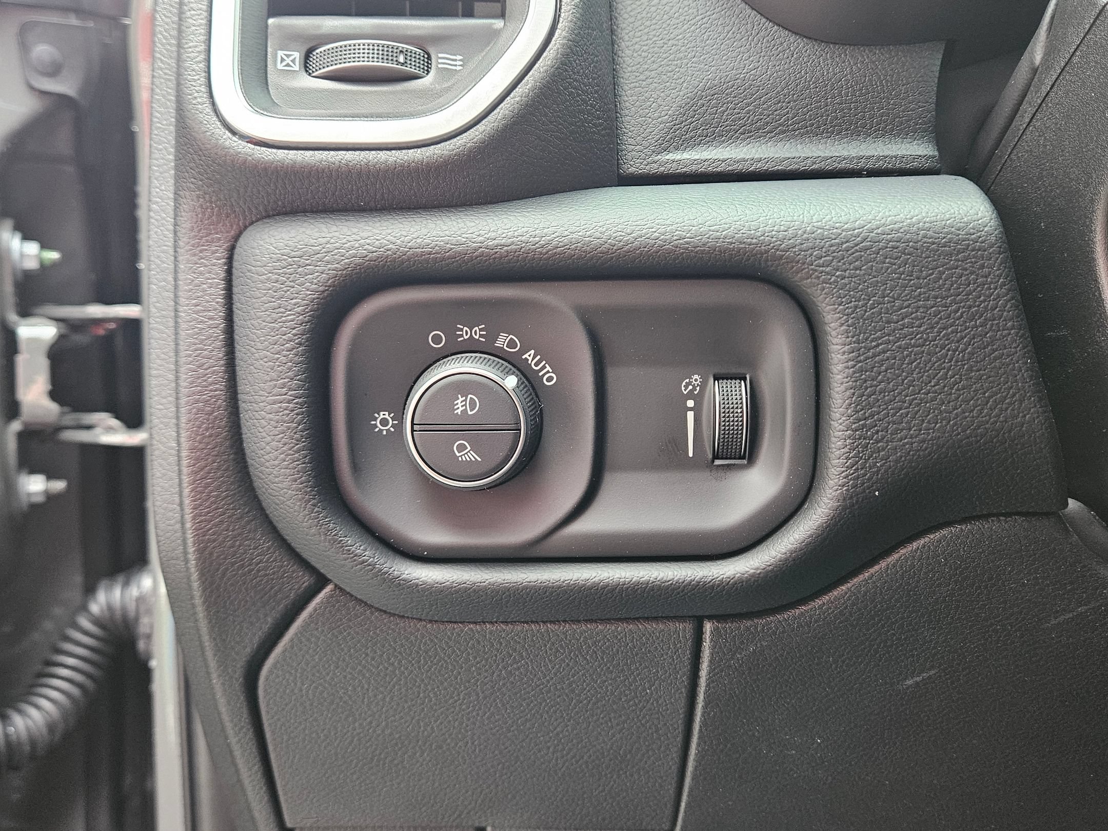 New 2026 RAM 2500 Big Horn AWD/4WD image 18