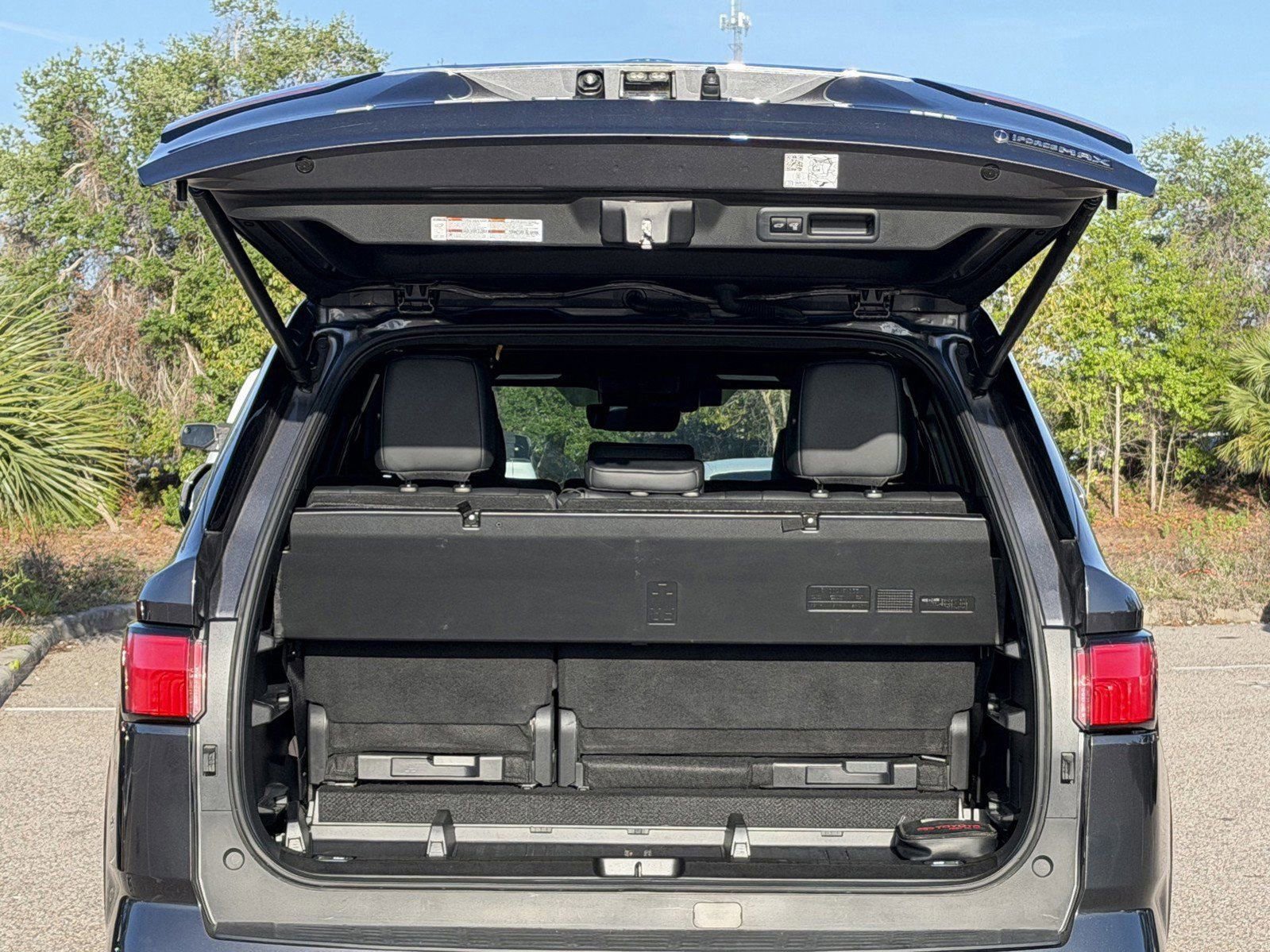 Used 2025 Toyota Sequoia Limited AWD/4WD image 12