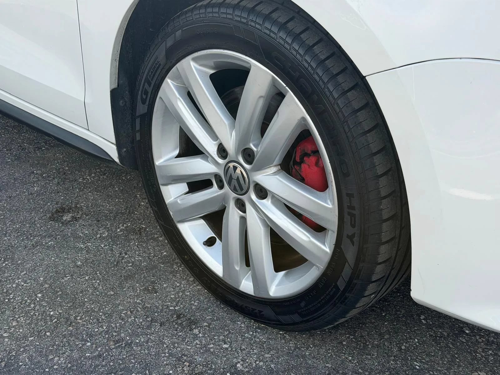 Used 2012 Volkswagen Jetta GLI FWD image 28