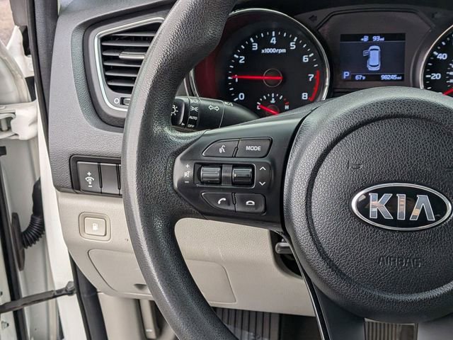Used 2019 Kia Sedona LX image 18