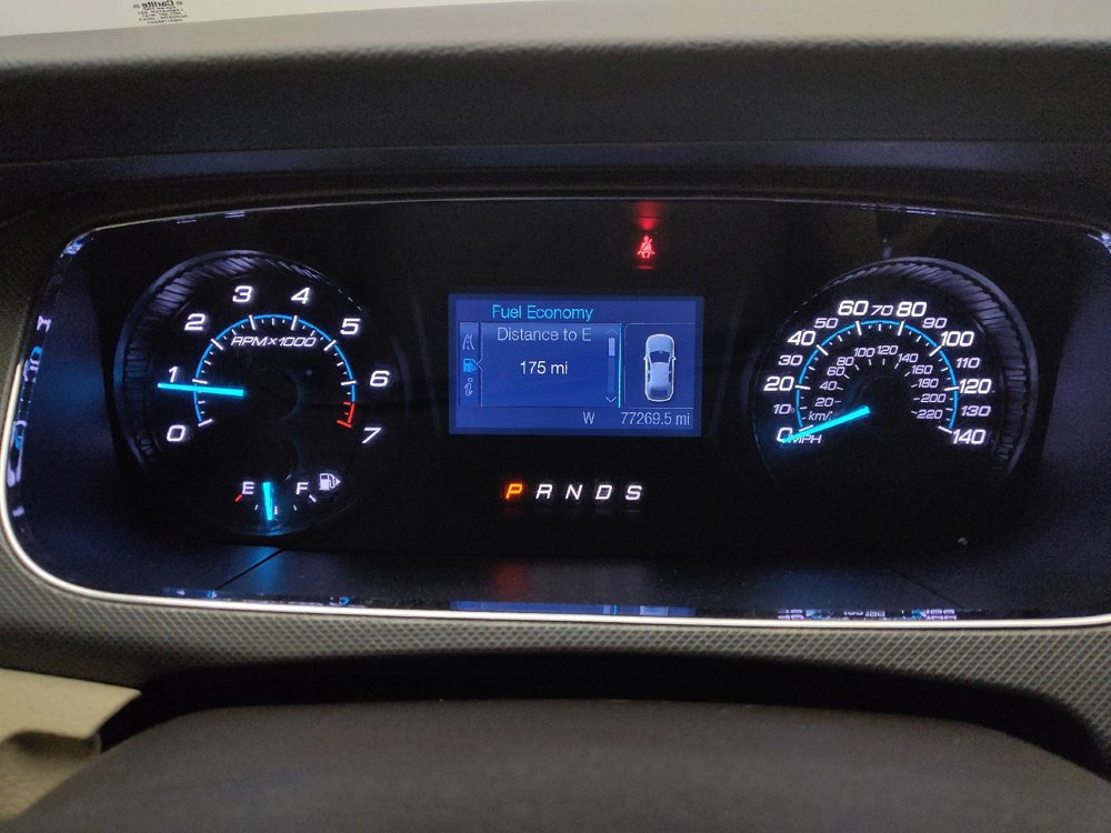 Used 2019 Ford Taurus SE image 23