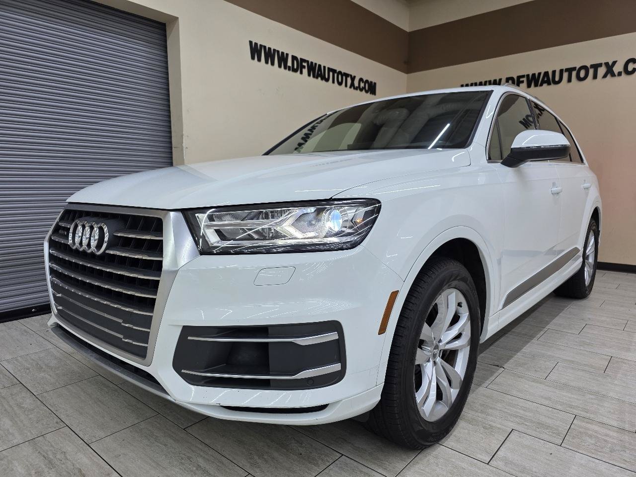 Used 2017 Audi Q7 3.0T Premium AWD/4WD image 2