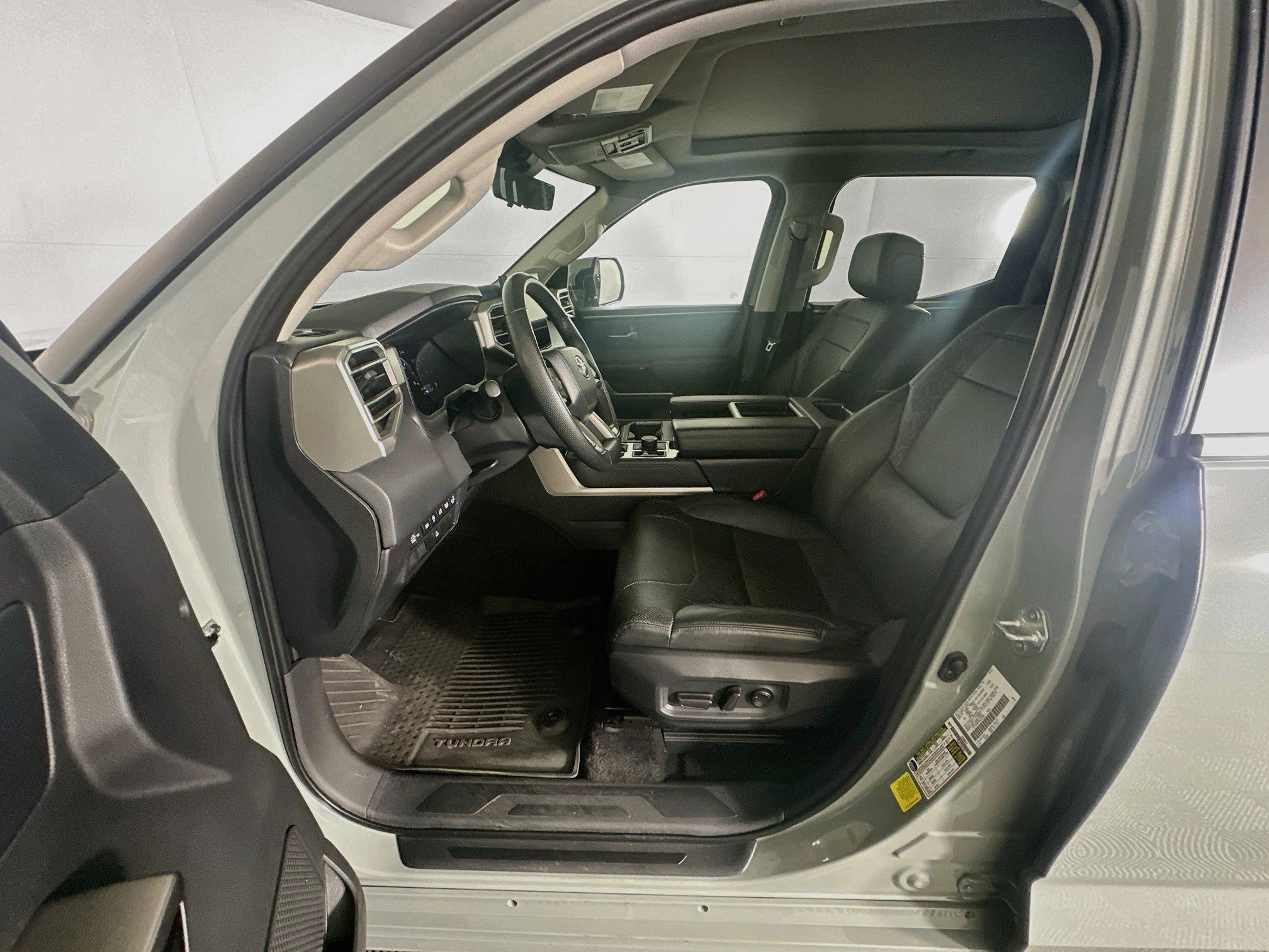 Used 2024 Toyota Tundra Limited AWD/4WD image 13
