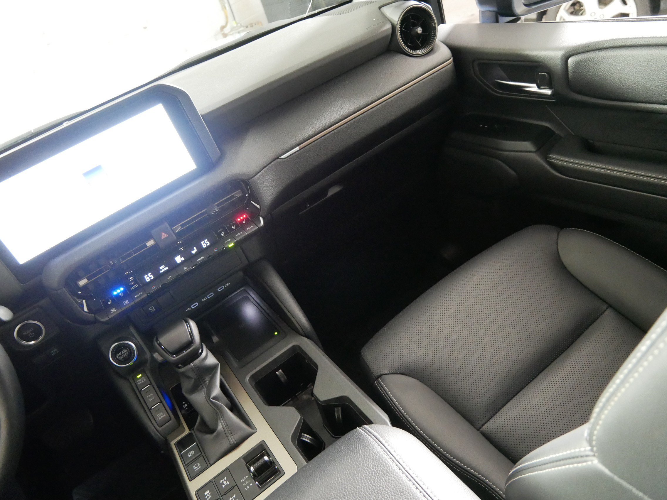 Used 2026 Toyota Land Cruiser w/ Premium Package AWD/4WD image 11