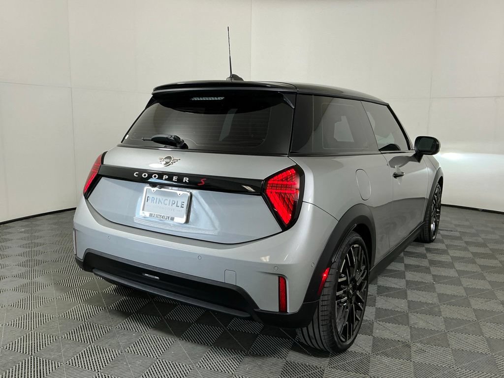 Certified 2025 MINI Cooper S FWD image 5