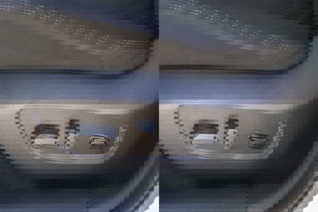 Used 2020 Nissan Rogue SV w/ Premium Package image 18