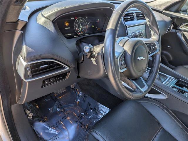 Used 2020 Jaguar F-PACE Prestige image 11