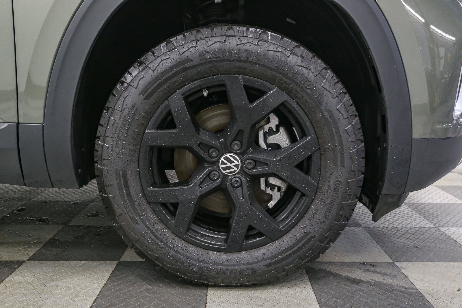 New 2026 Volkswagen Atlas Peak Edition AWD/4WD image 14