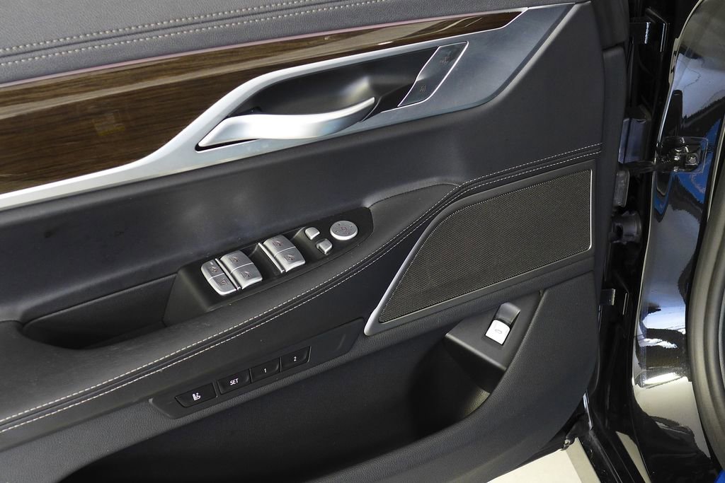 Used 2020 BMW 750i xDrive AWD/4WD image 12