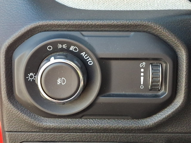 Used 2025 Jeep Wrangler Unlimited Sport AWD/4WD image 9
