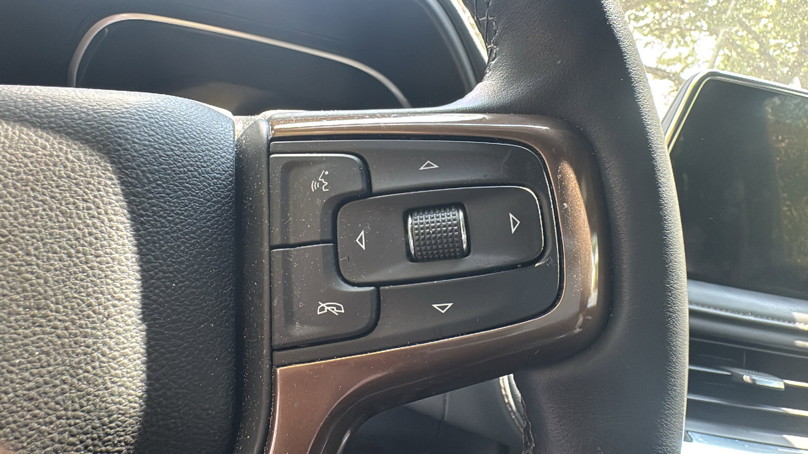 Used 2023 Chevrolet Suburban High Country AWD/4WD image 12
