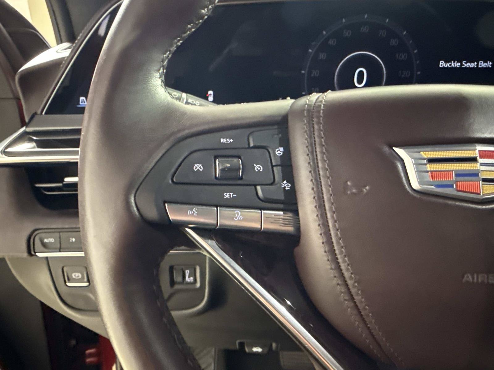 Used 2021 Cadillac Escalade Premium Luxury Platinum AWD/4WD image 33