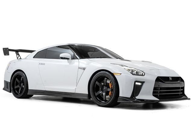 Used 2016 Nissan GT-R Black Edition AWD/4WD image 6