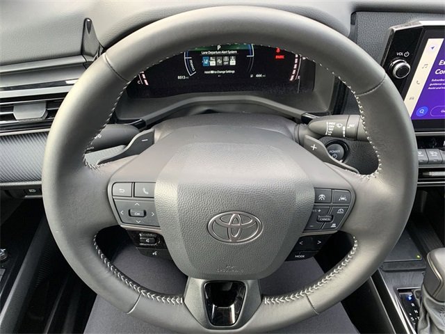 Used 2025 Toyota Camry SE image 19