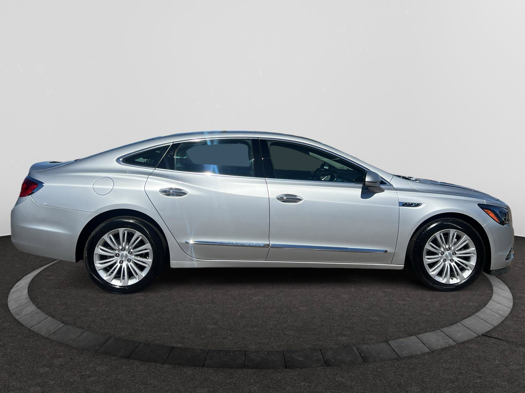 Used 2018 Buick LaCrosse Essence w/ Sights and Sounds Package FWD image 5