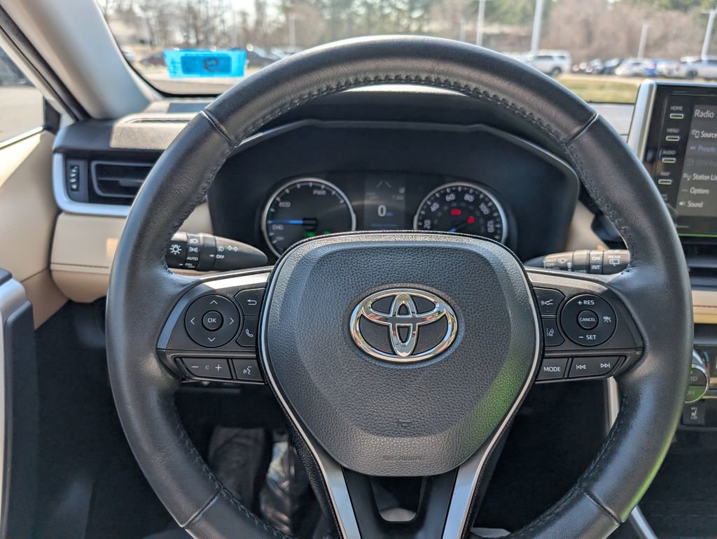 Used 2020 Toyota RAV4 XLE w/ Convenience Package AWD/4WD image 25