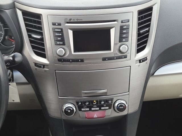 Used 2014 Subaru Outback 2.5i Premium w/ Accessory Value Package (OY1) image 17
