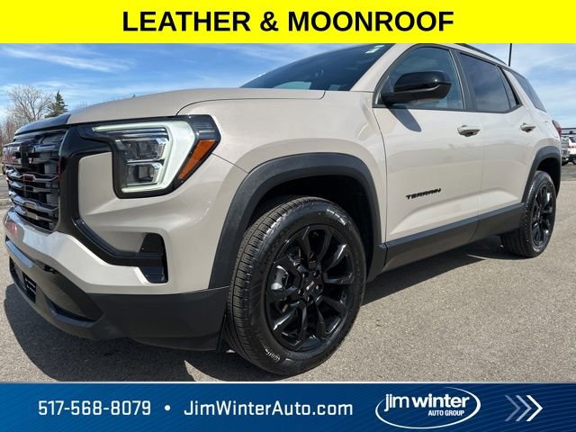 Used 2025 GMC Terrain Elevation w/ Elevation Premium Package image 12
