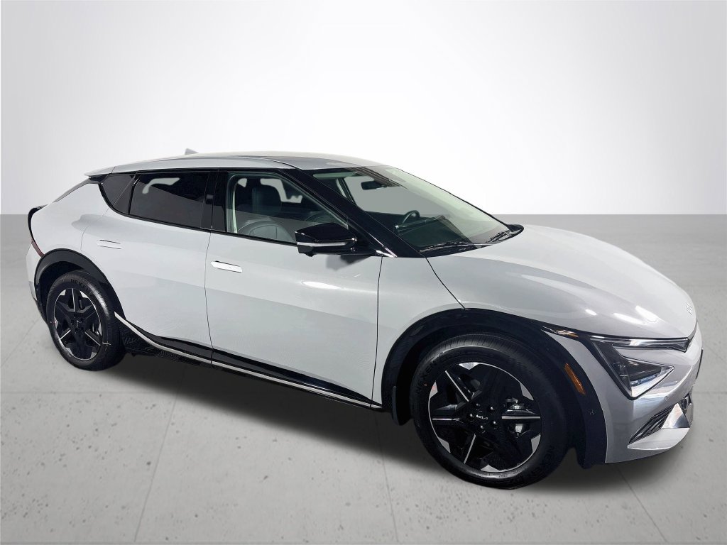 New 2026 Kia EV6 Wind RWD image 4