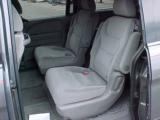 Used 2010 Honda Odyssey LX image 16