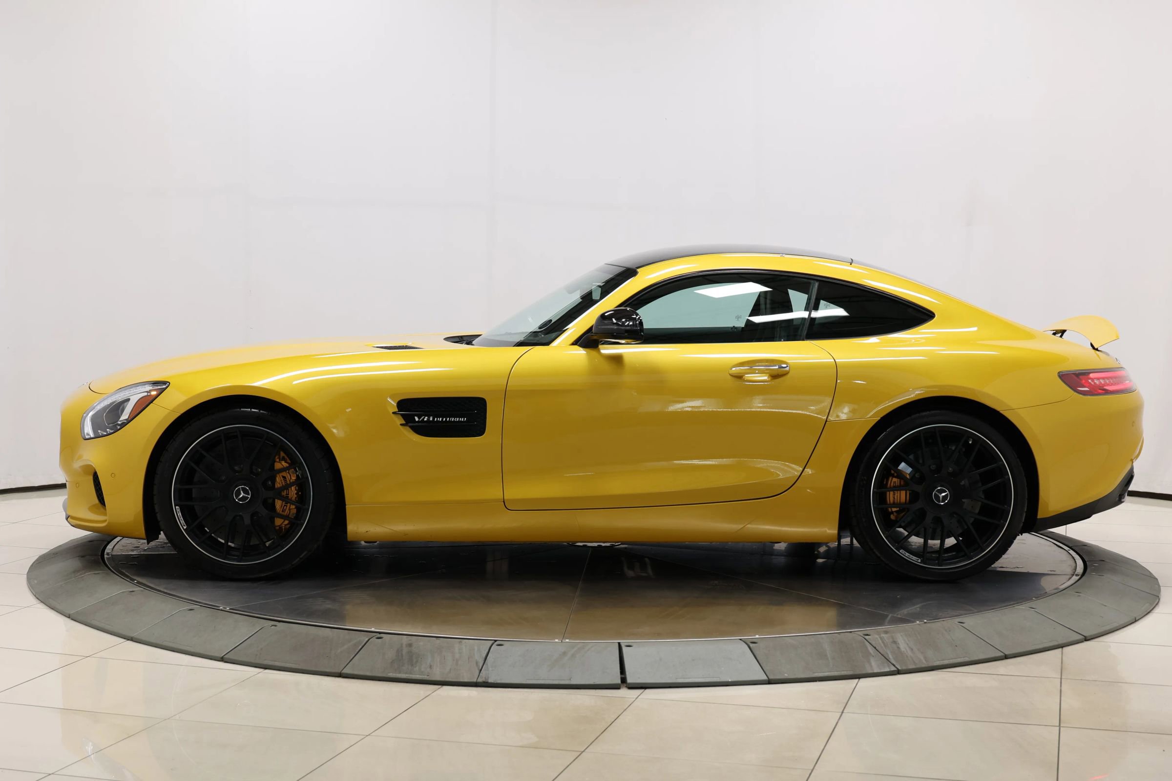 Used 2016 Mercedes-Benz AMG GT S image 6