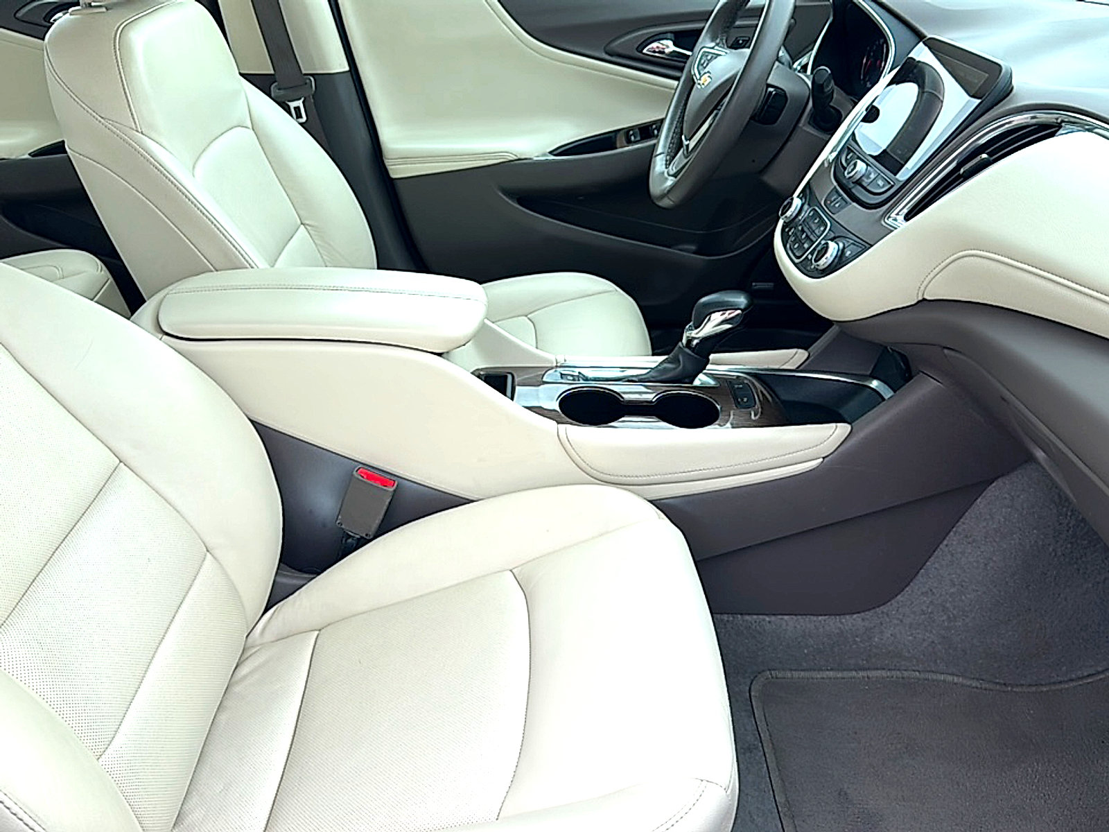 Used 2024 Chevrolet Malibu LT FWD image 33