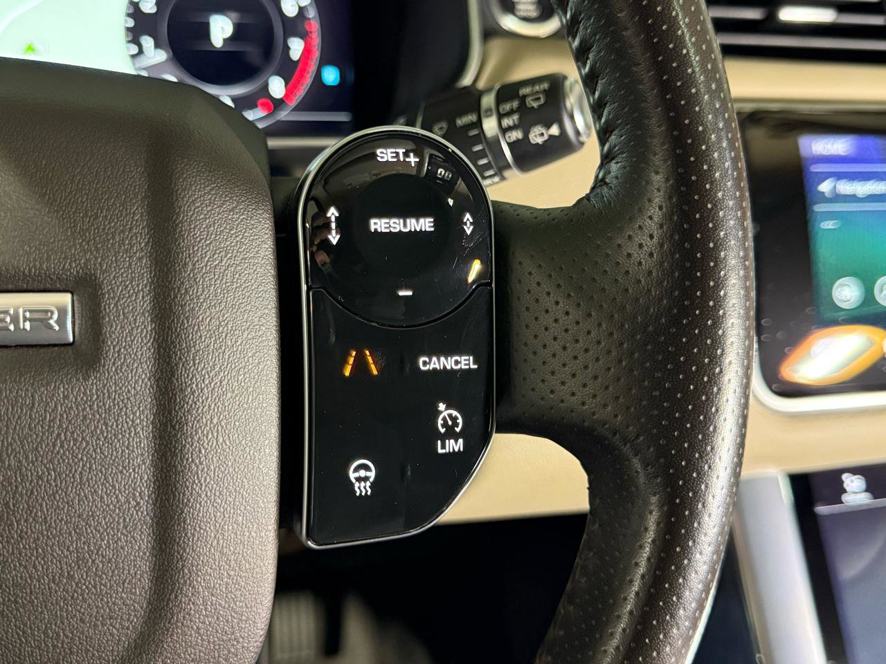 Used 2019 Land Rover Range Rover Sport HSE image 15