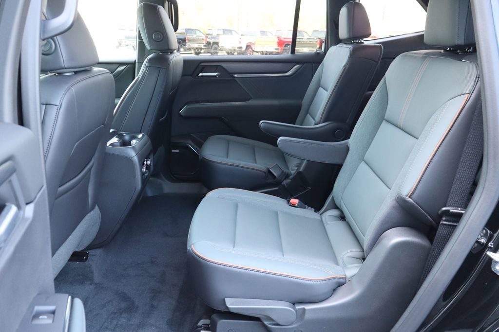 Used 2025 GMC Acadia AT4 w/ LPO, Floor Liner Package AWD/4WD image 22