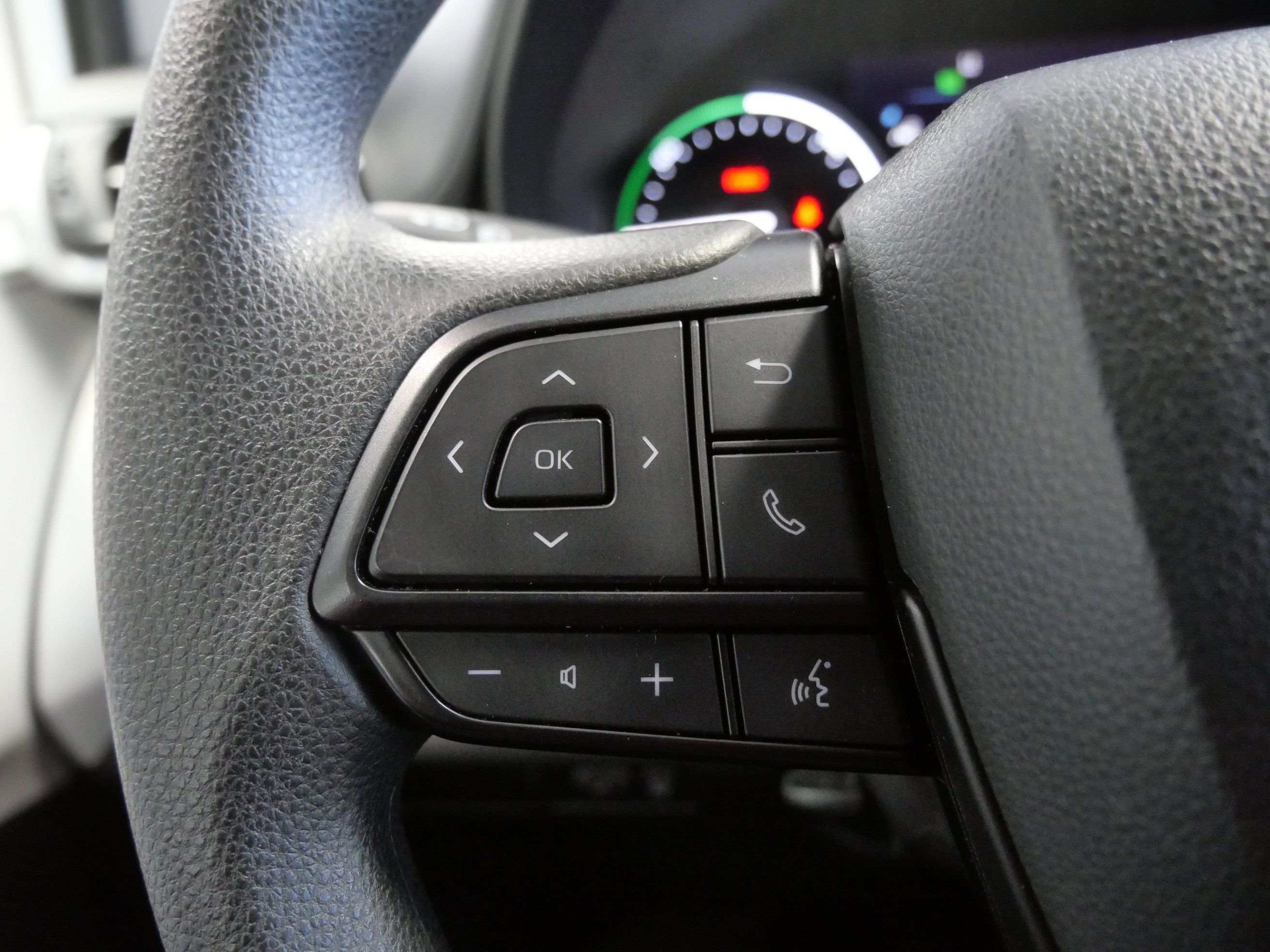 Certified 2025 Toyota Sienna LE image 28