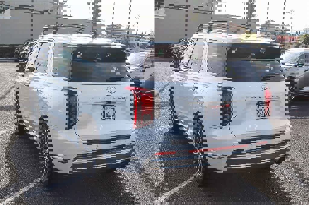 Used 2023 Hyundai Palisade Calligraphy image 7