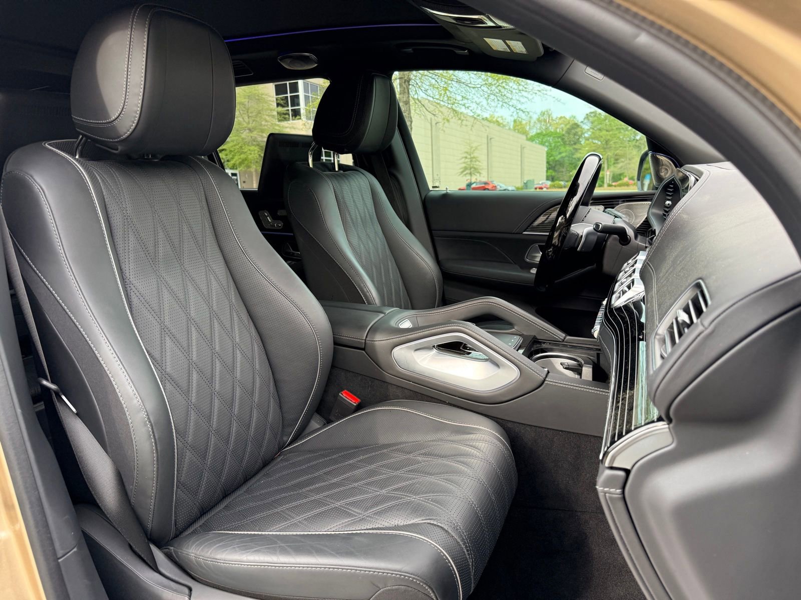 Used 2024 Mercedes-Benz Maybach GLS 600 4MATIC image 39