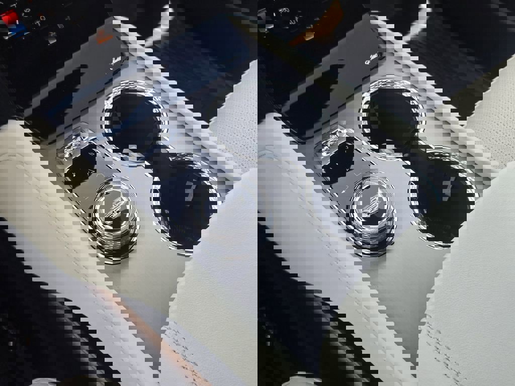 New 2026 Cadillac Vistiq Sport w/ LPO, Floor Liner Package image 21