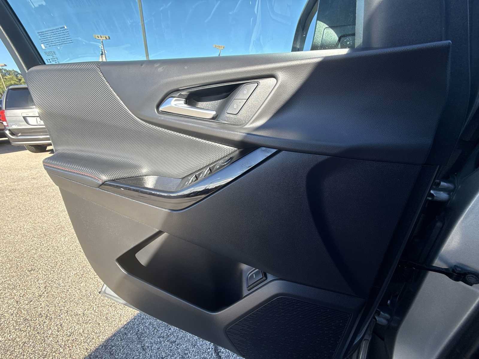 Certified 2025 Chevrolet Equinox RS AWD/4WD image 21