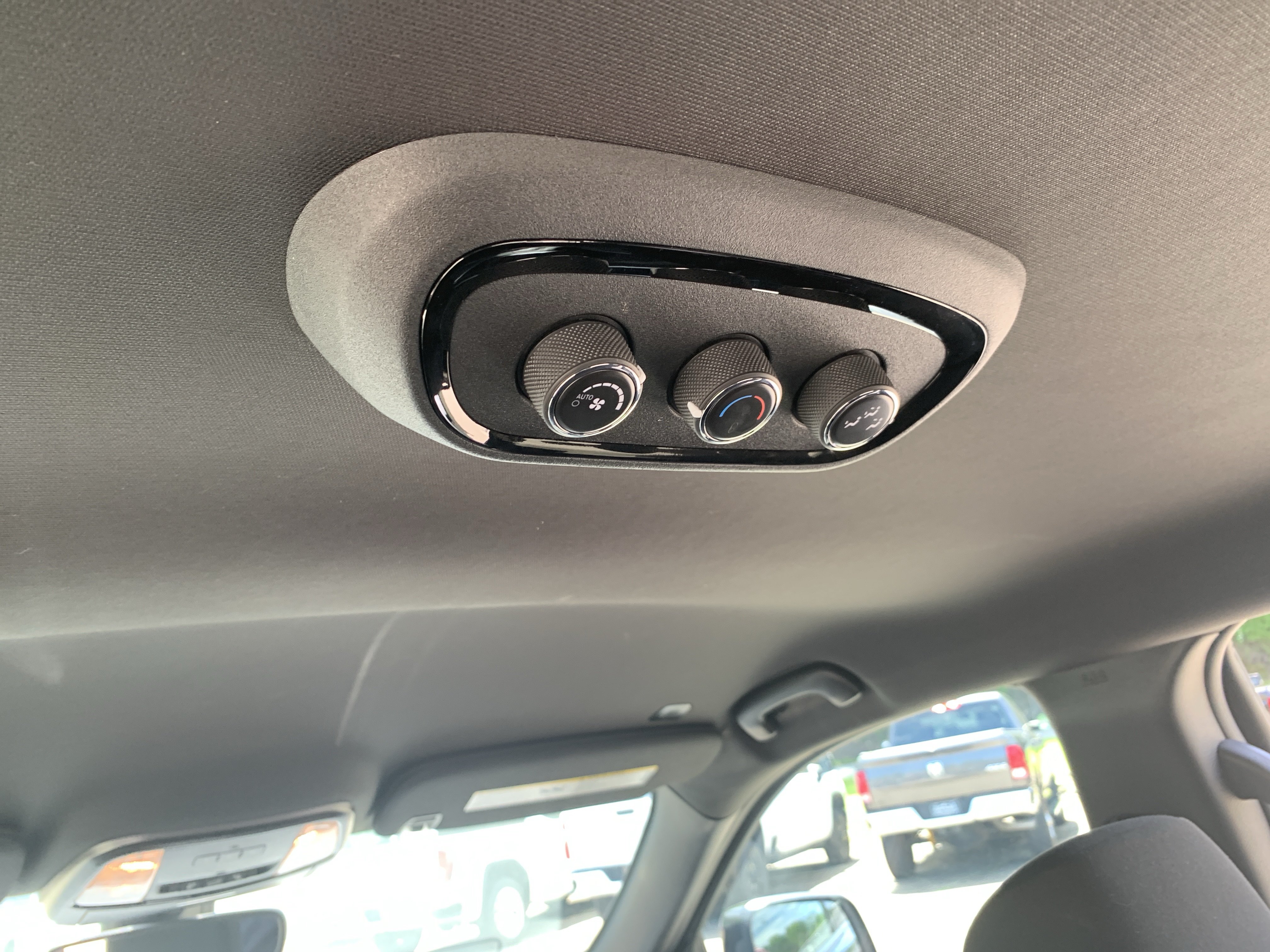 Used 2025 Dodge Durango GT RWD image 31