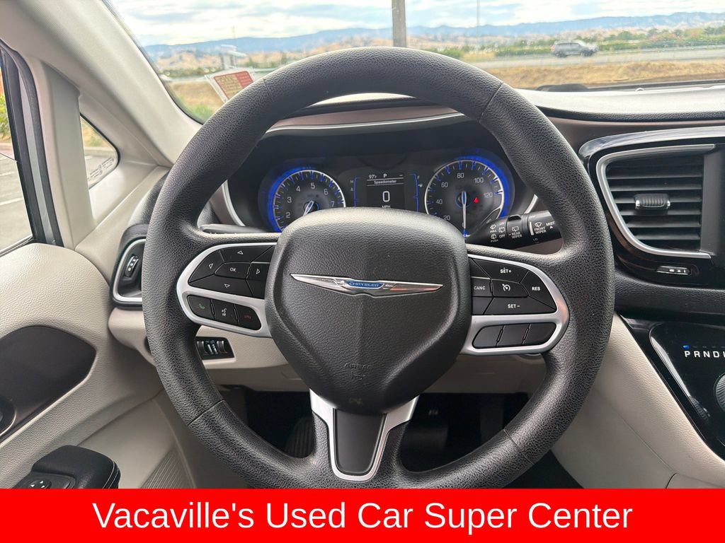 Used 2021 Chrysler Voyager LX FWD image 14