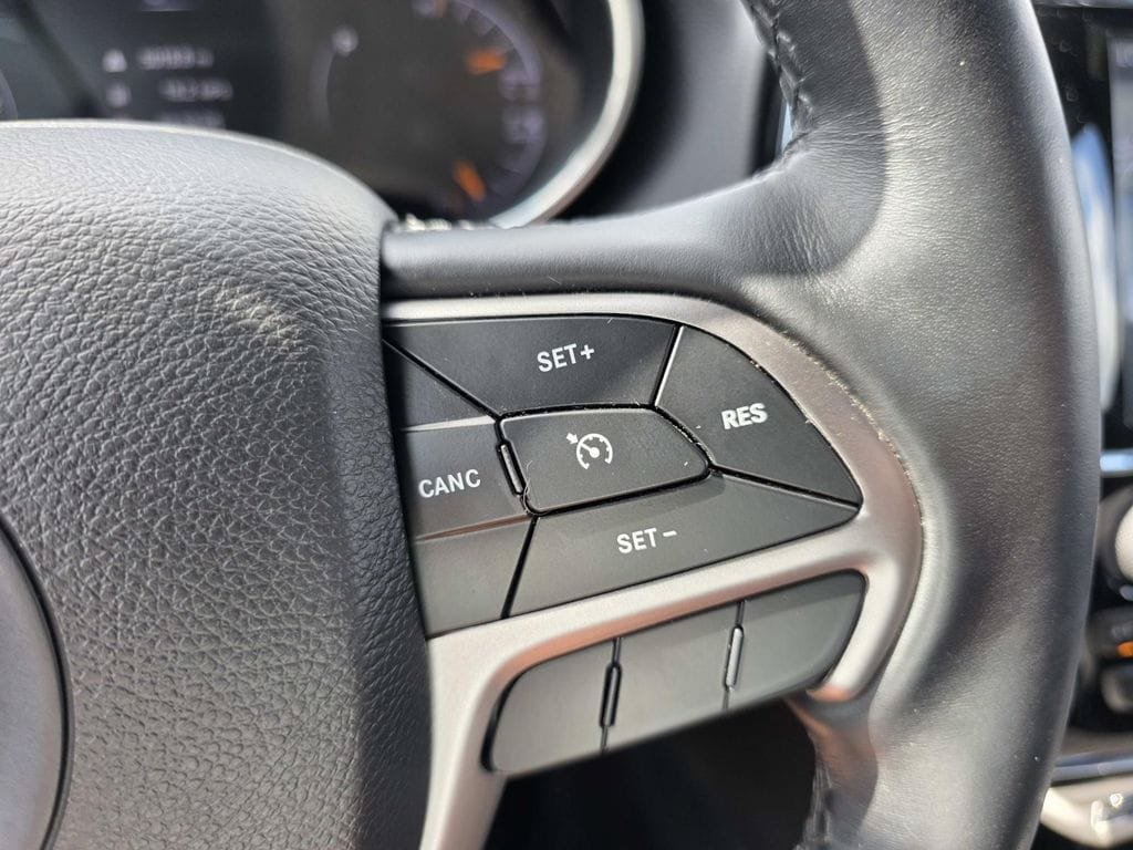 Used 2019 Jeep Grand Cherokee Altitude RWD image 13