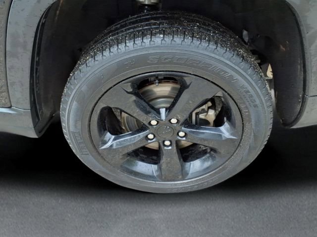 Used 2024 Jeep Grand Cherokee L Limited w/ Black Appearance Package AWD/4WD image 7