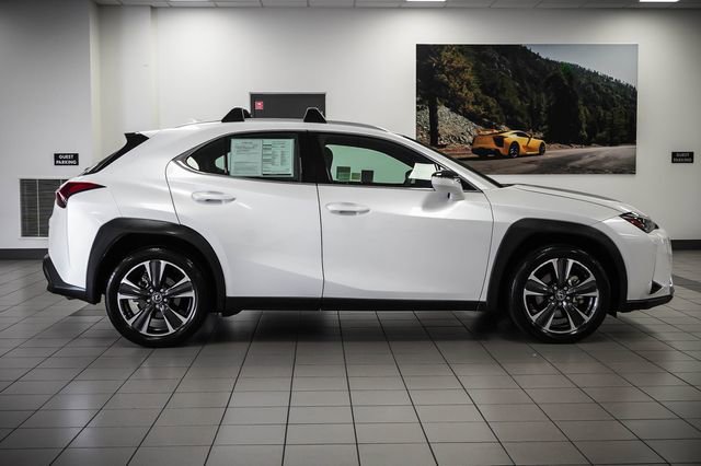 Certified 2025 Lexus UX 300h FWD w/ Accessory Package (Z2) image 5