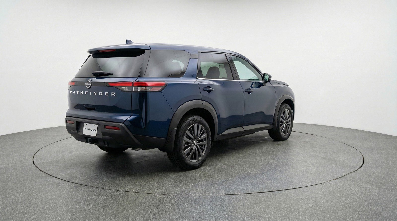 Used 2025 Nissan Pathfinder SV image 9