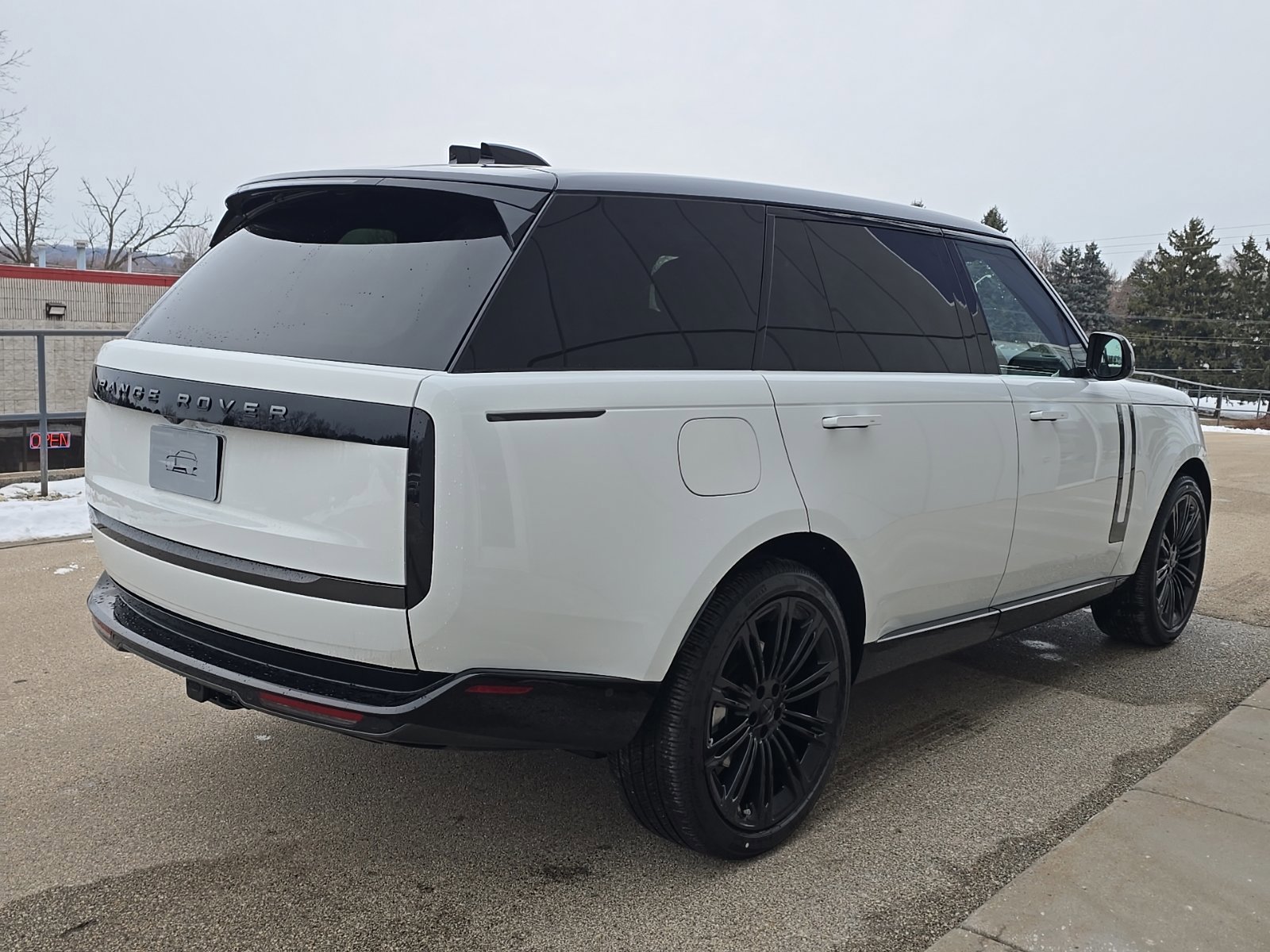 New 2026 Land Rover Range Rover Long Wheelbase SE image 5