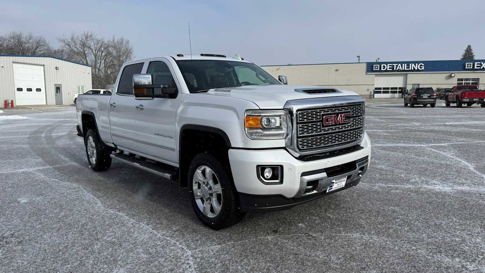 Used 2019 GMC Sierra 2500 Denali w/ Duramax Plus Package AWD/4WD image 2